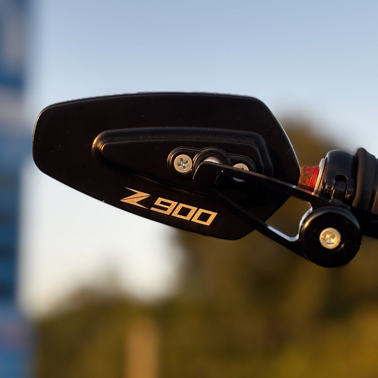Espejo bar end CNC montado en una Kawasaki Z900