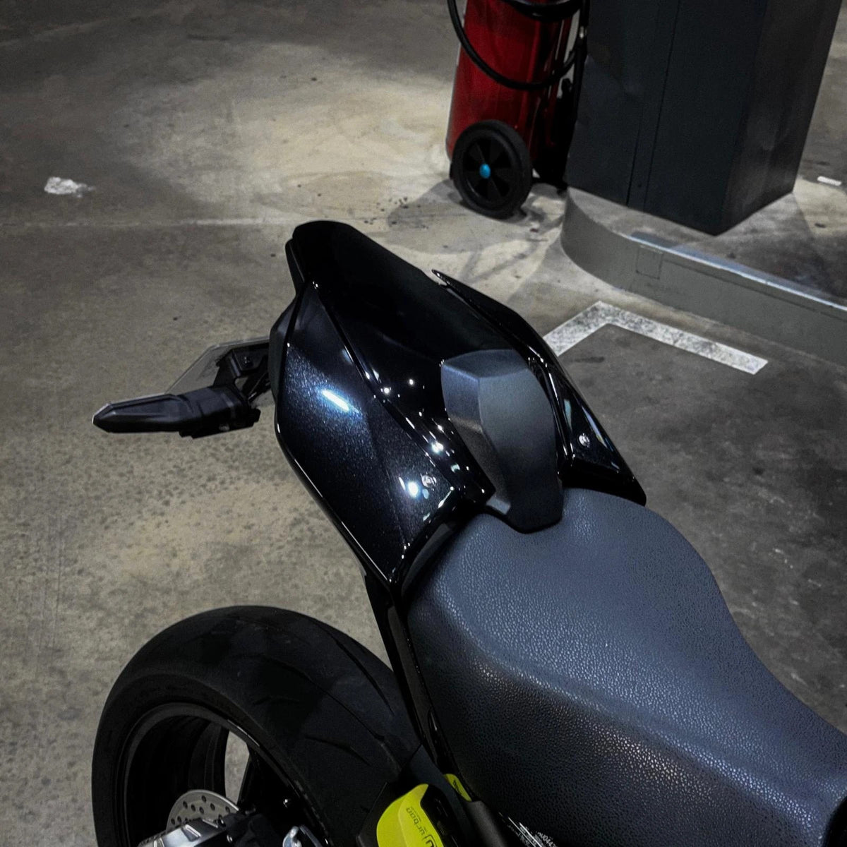 Colín monoplaza montado en la Kawasaki Z900 2025-26 de un cliente