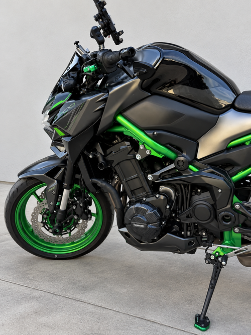 Kawasaki Z900 de un cliente con piezas de Z900 Build