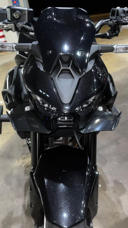 Kawasaki Z900 2025 de un cliente con el alerón delantero de Z900 Build